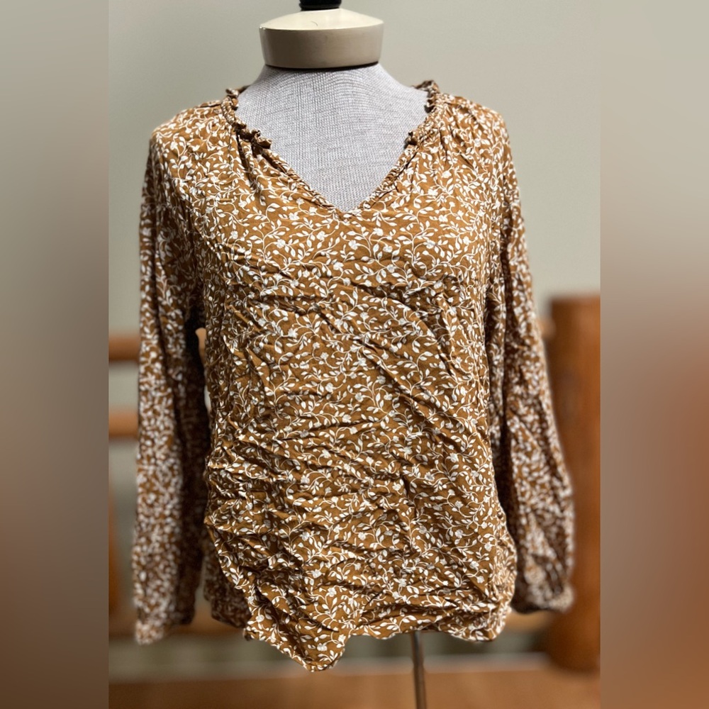 Old Navy Floral Ruffle V-Neck Blouse